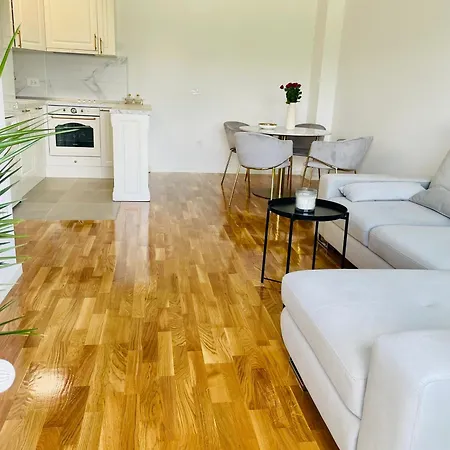 Apartament Deluxe Park Novi